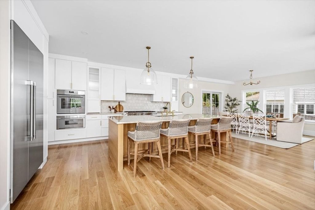Dining room, Interior, Kitchen, Living room, Pendant Lights, Stainless Steel Appliances, Wood Texture Flooring
