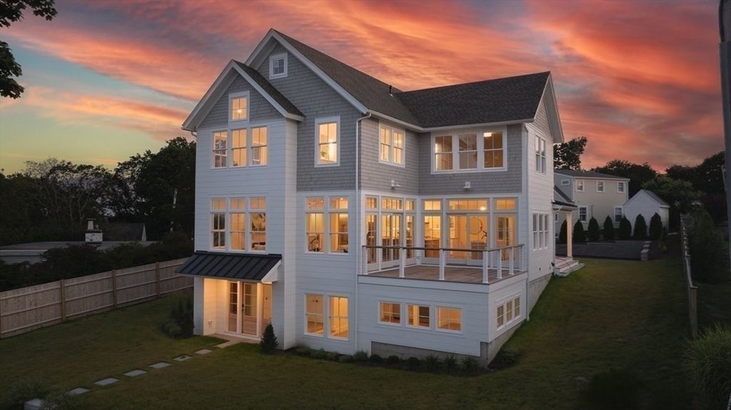 Backyard, Exterior, Facade, Farmhouse