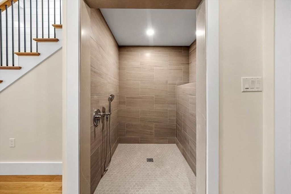 Bathroom, Interior, Recessed Lighting, Wood Texture Flooring