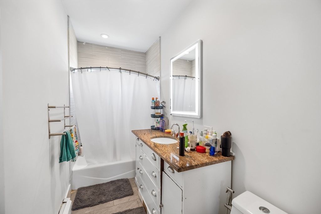 Bathroom, Interior, Recessed Lighting
