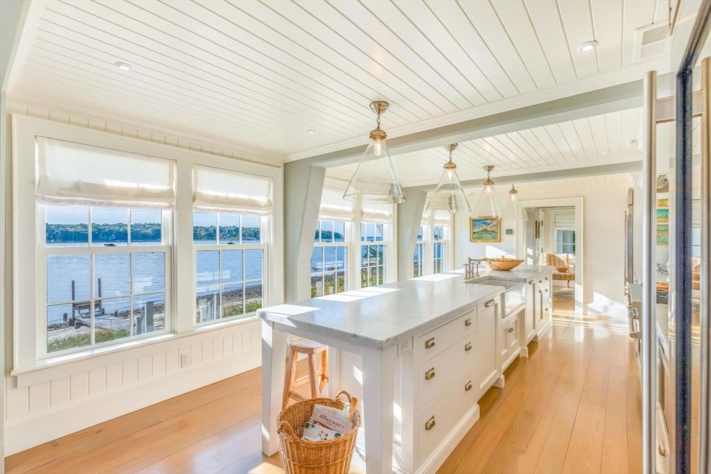 Interior, Kitchen, Recessed Lighting, Water, Wood Texture Flooring