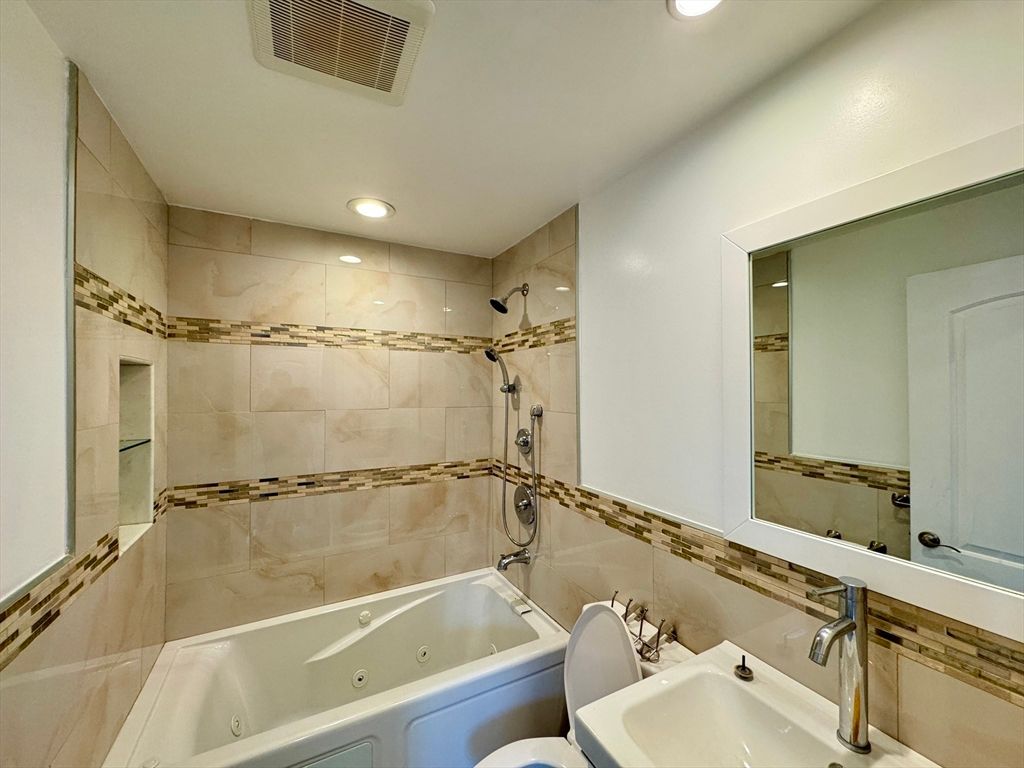 Bathroom, Interior, Recessed Lighting