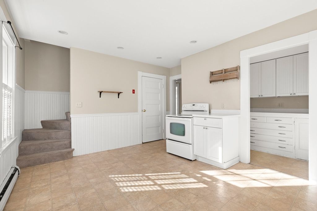 Interior, Kitchen, Recessed Lighting, Washer