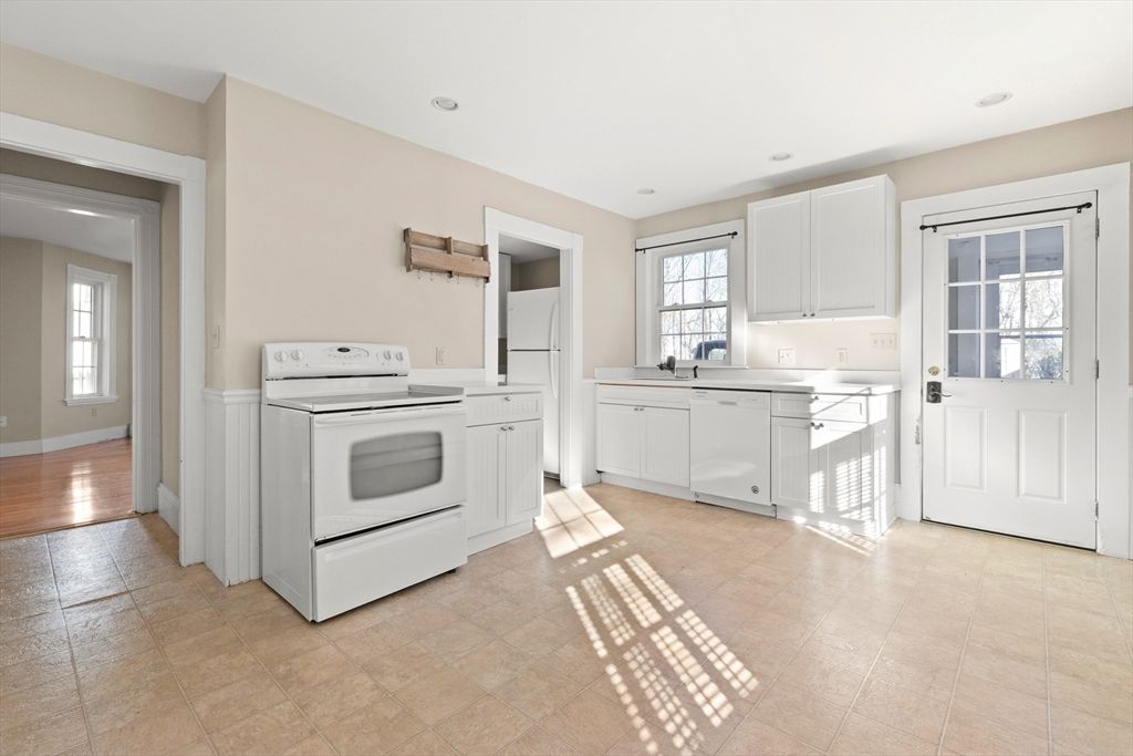 Interior, Kitchen, Recessed Lighting