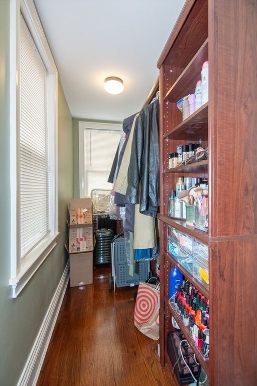 Interior, Walk-in Closets, Wood Texture Flooring