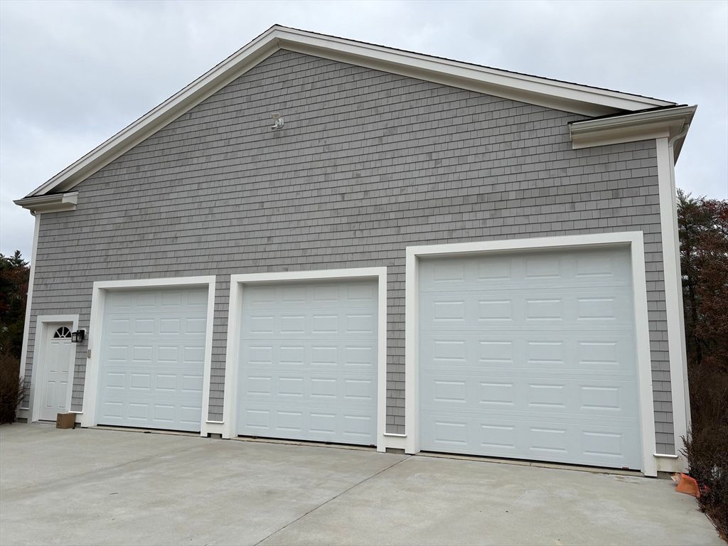 Detached Garage, Exterior