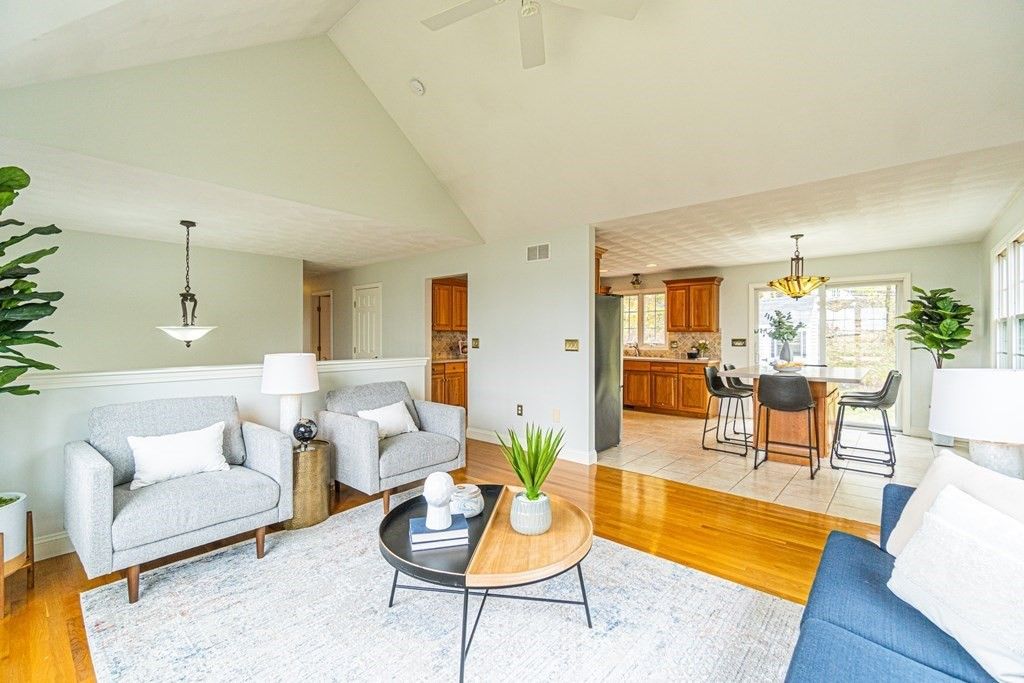 Dining room, Interior, Kitchen, Living room, Pendant Lights, Wood Texture Flooring