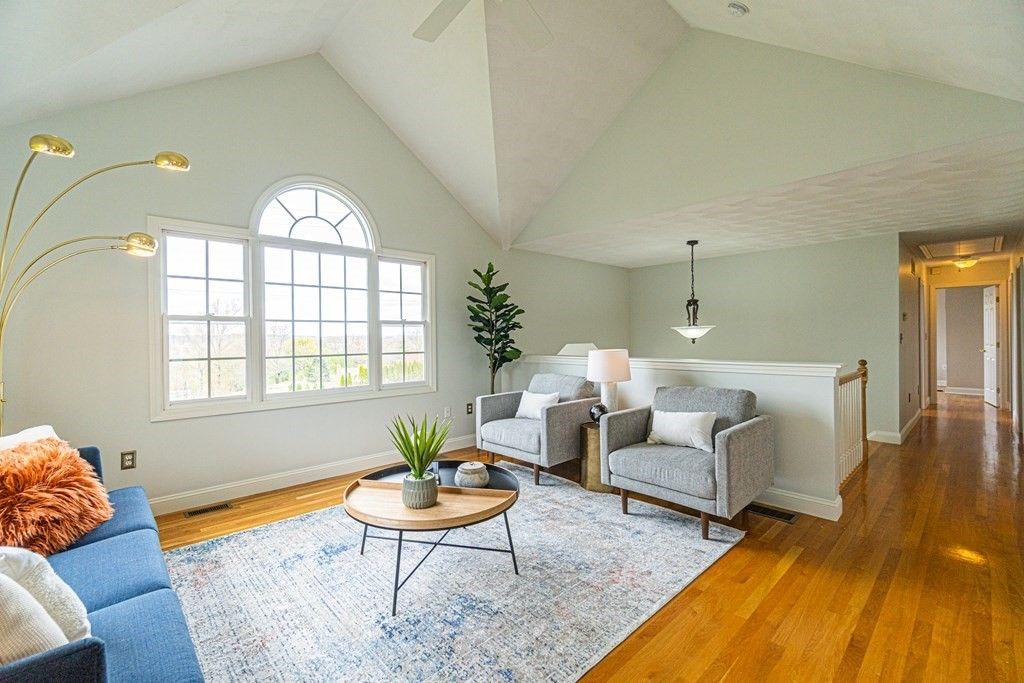Interior, Living room, Pendant Lights, Wood Texture Flooring