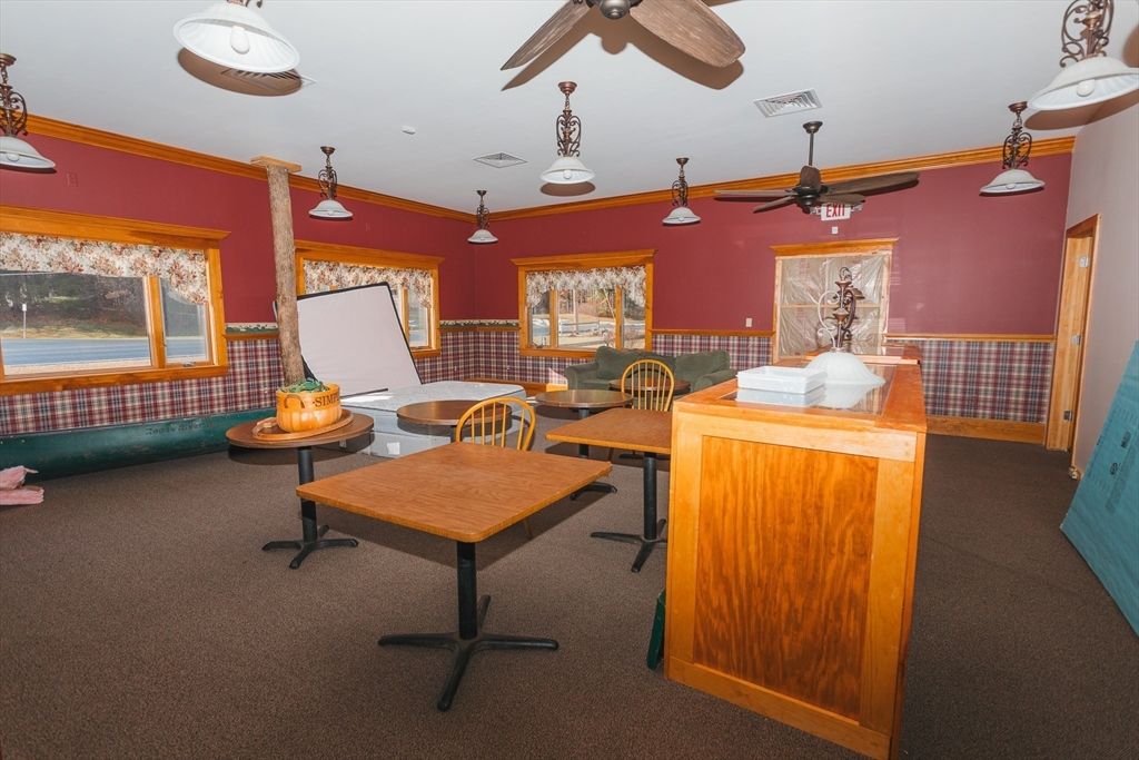 Home Office, Interior