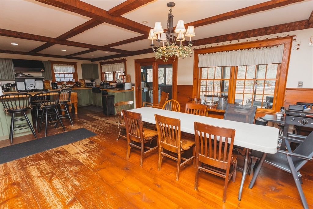 Chandelier, Dining room, Interior, Kitchen, Recessed Lighting, Wooden Beams, Wood Texture Flooring
