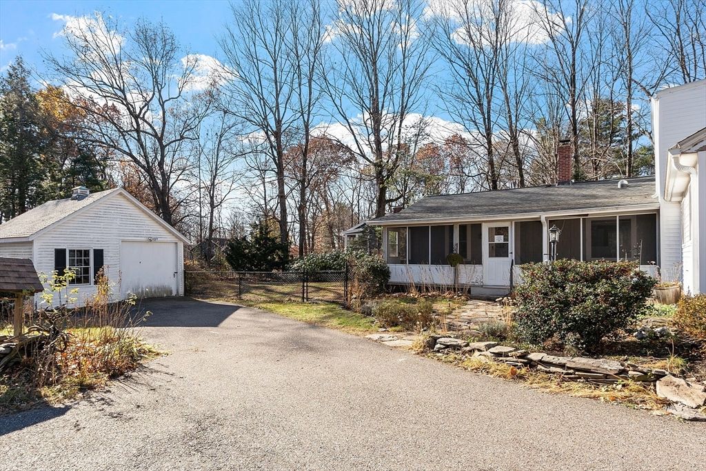 Backyard, Detached Garage, Exterior