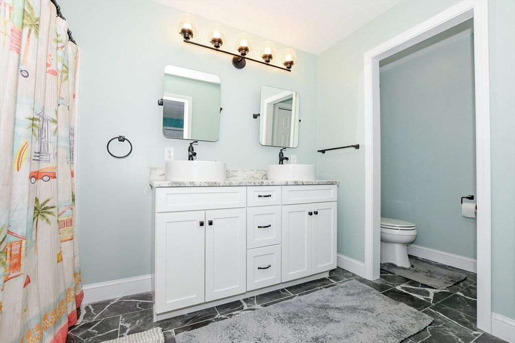 Bathroom, Dual Sink Vanities, Interior