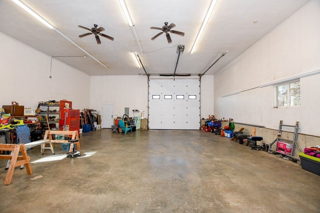 Garage, Interior