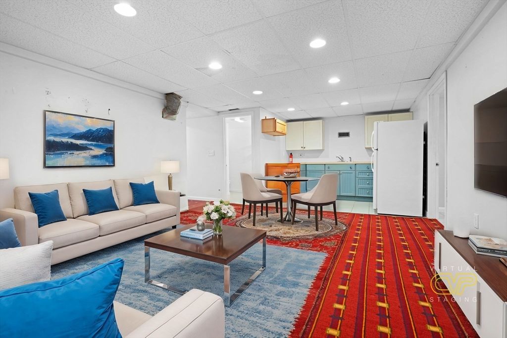 Dining room, Interior, Kitchen, Living room, Recessed Lighting