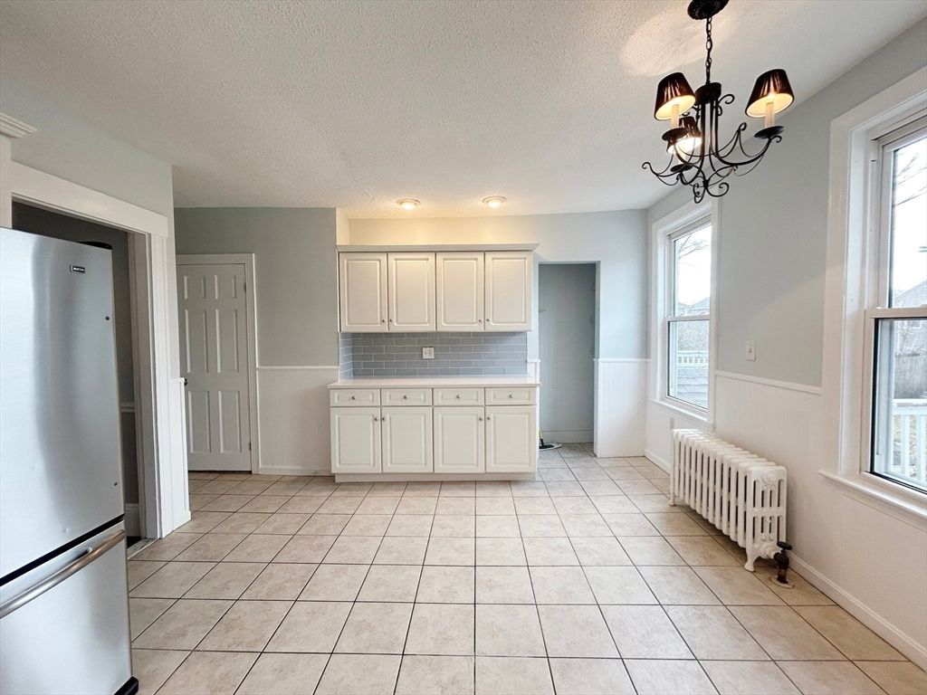 Chandelier, Interior, Kitchen