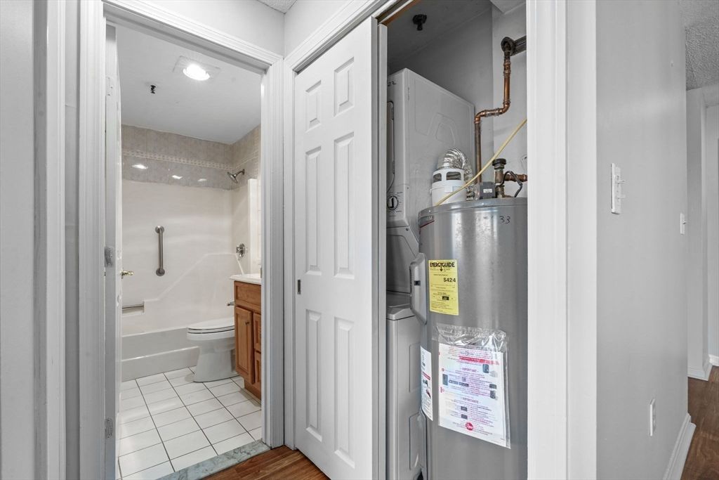 Bathroom, Interior, Recessed Lighting, Wood Texture Flooring