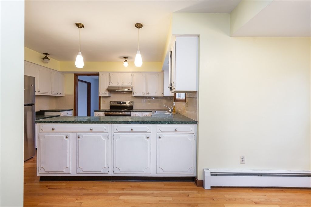 Interior, Kitchen, Pendant Lights, Wood Texture Flooring