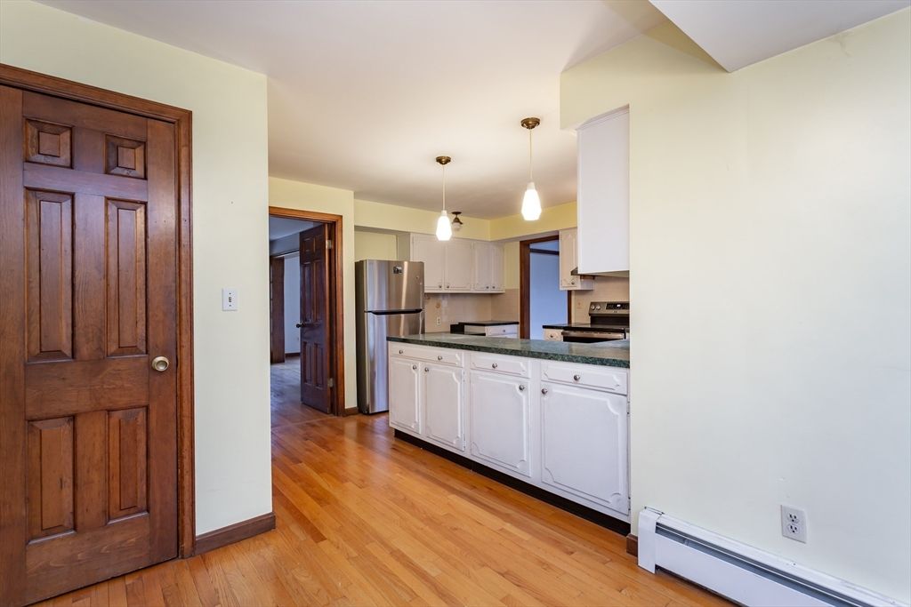 Interior, Kitchen, Pendant Lights, Wood Texture Flooring