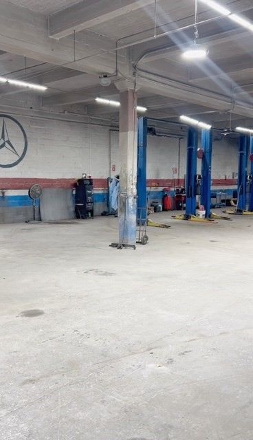 Fitness Equipment, Interior, Recessed Lighting