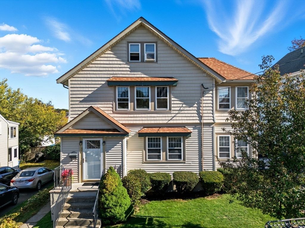 Exterior, Facade, Queen Anne Victorian