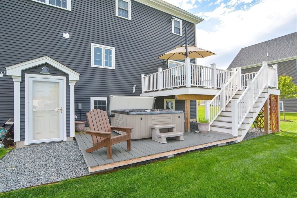 Backyard, Exterior, Hot Tub