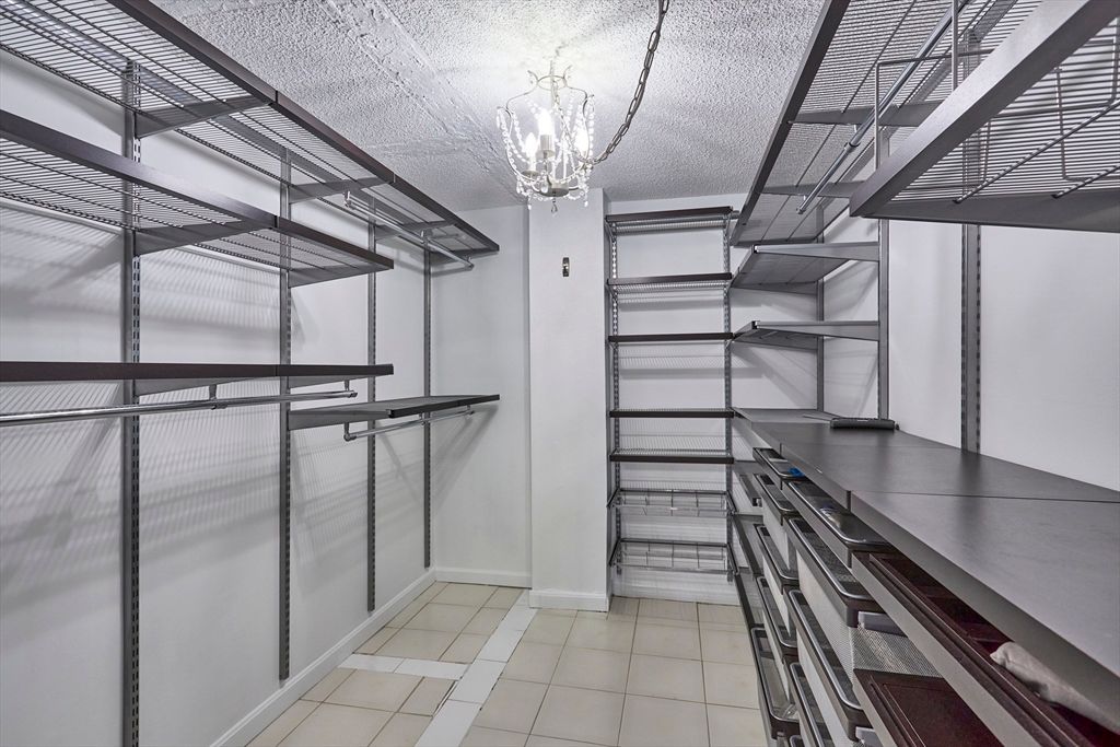 Chandelier, Interior, Walk-in Closets