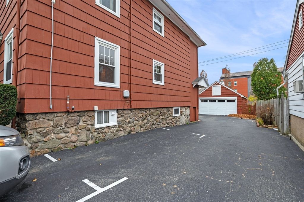 Detached Garage, Exterior