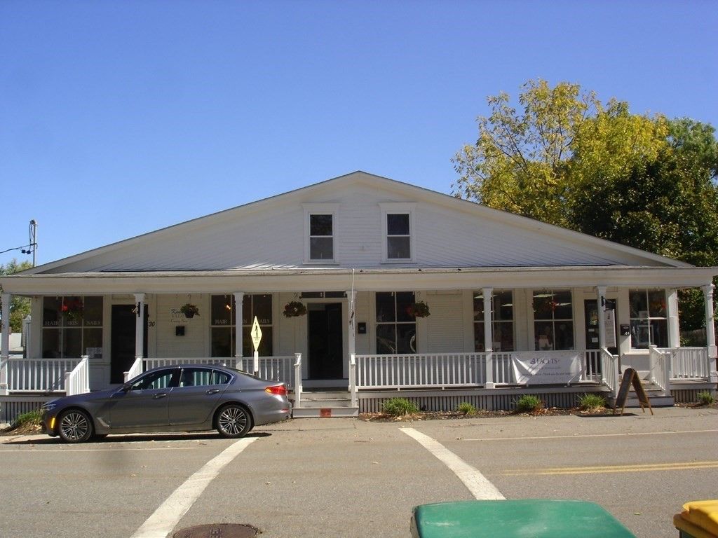 Exterior, Facade, Farmhouse