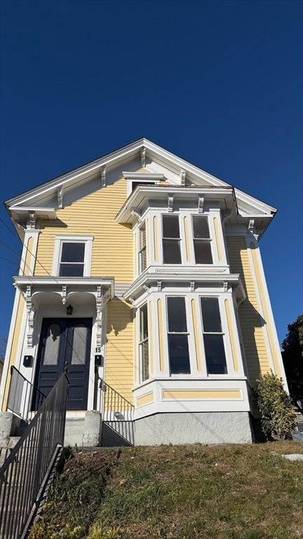 Exterior, Facade, American Craftsman