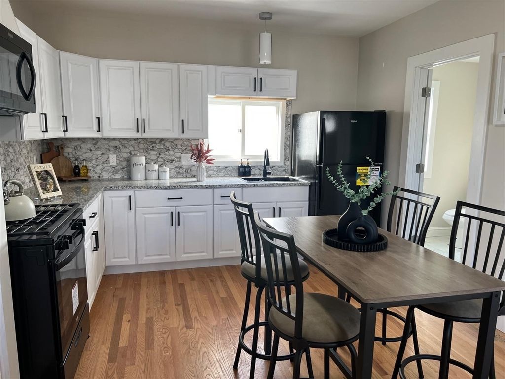 Dining room, Interior, Kitchen, Pendant Lights, Wood Texture Flooring