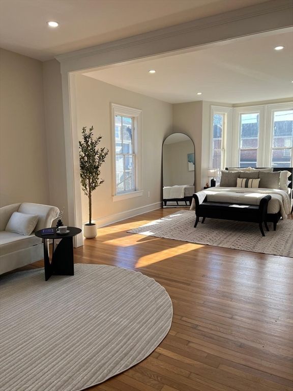 Interior, Living room, Recessed Lighting, Wood Texture Flooring