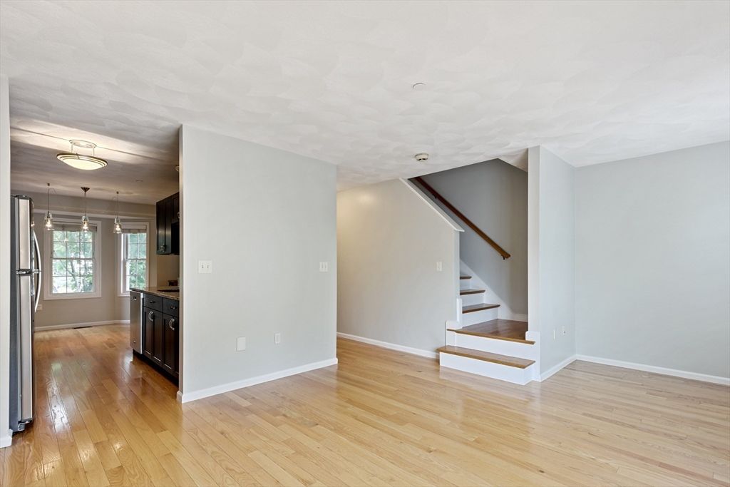 Empty room, Interior, Pendant Lights, Wood Texture Flooring