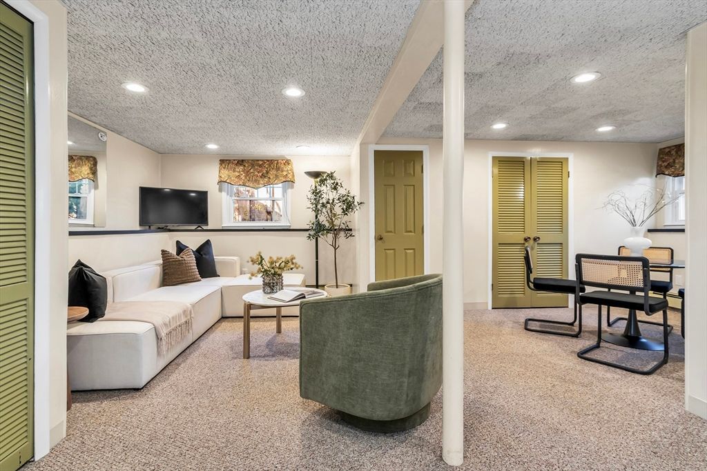 Dining room, Interior, Living room, Recessed Lighting