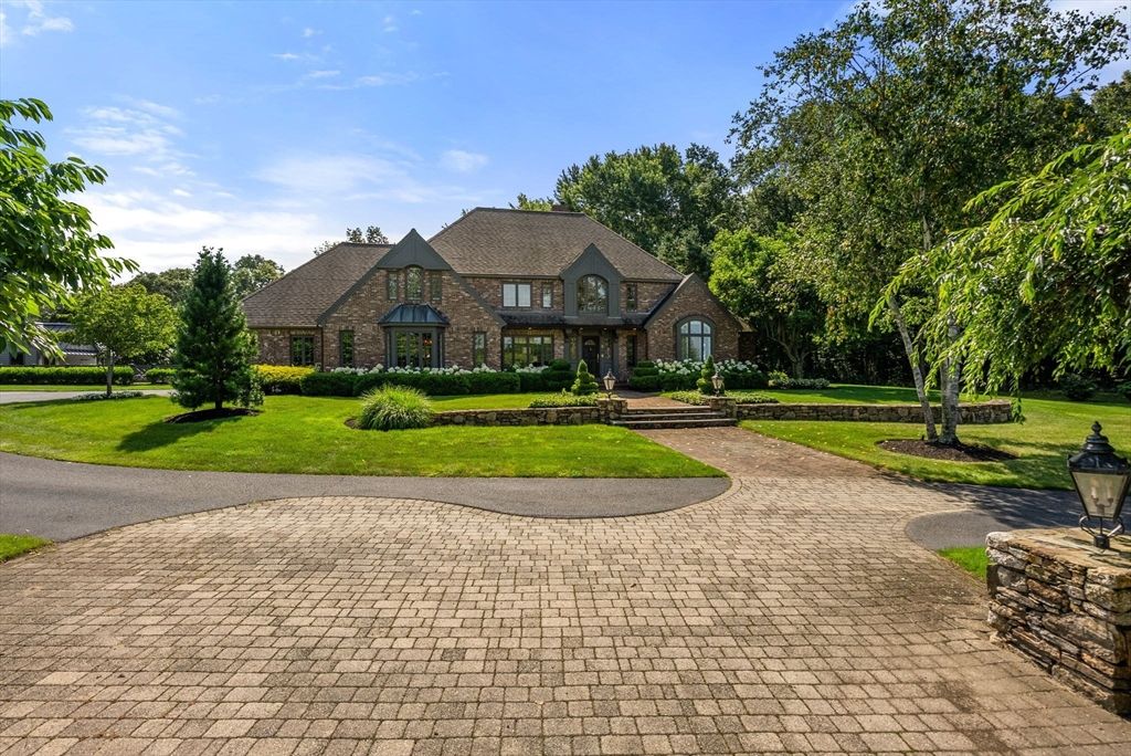 Backyard, Exterior, Facade, Brick Facade, French Provincial