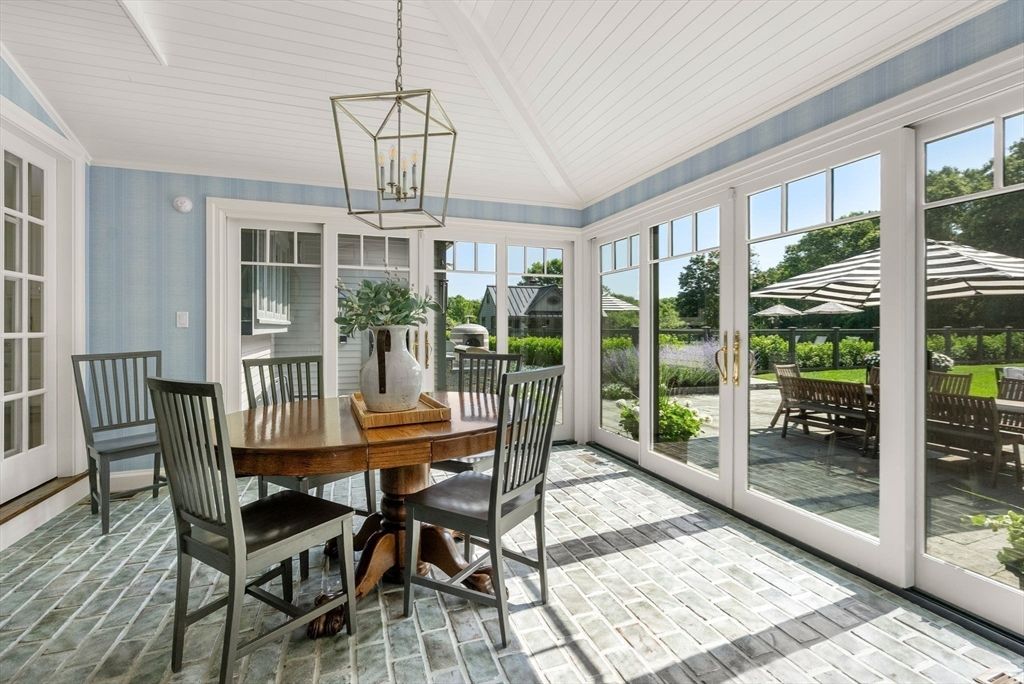 Dining room, Interior, Pendant Lights, Sun Room