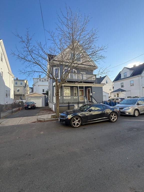 Exterior, Facade, Queen Anne Victorian