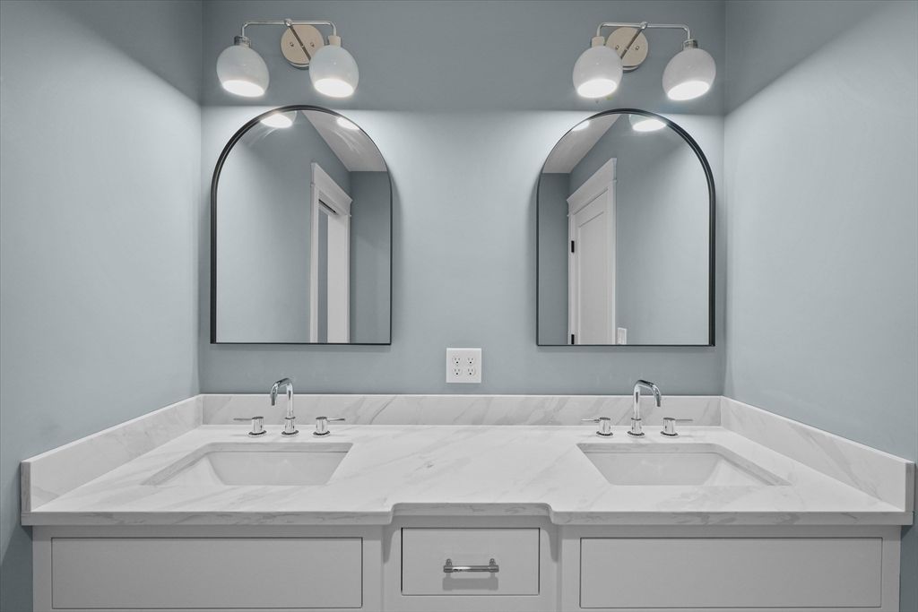 Bathroom, Dual Sink Vanities, Interior
