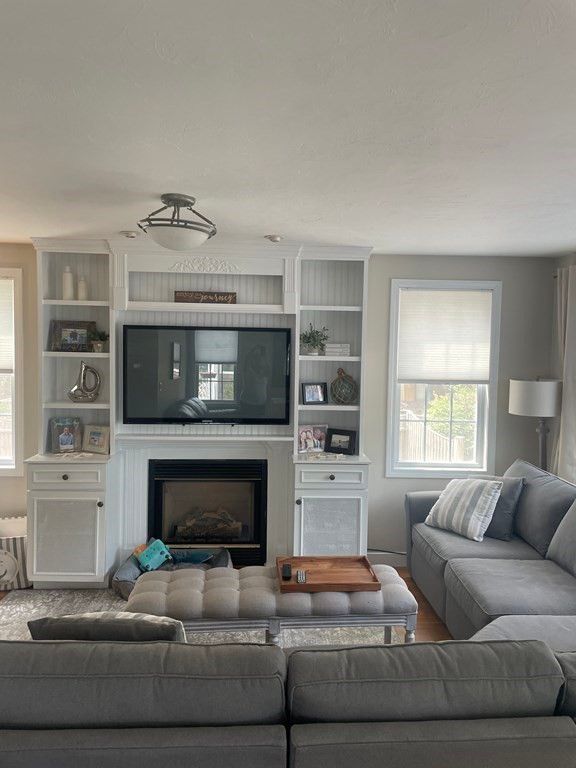 Fireplace, Interior, Living room