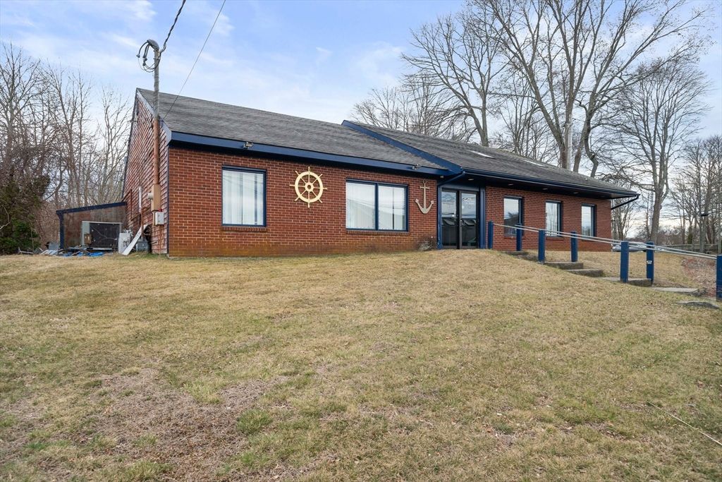 Backyard, Exterior, Facade, Brick Facade, Cape Cod