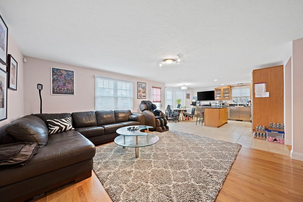 Interior, Kitchen, Living room, Recessed Lighting, Wood Texture Flooring