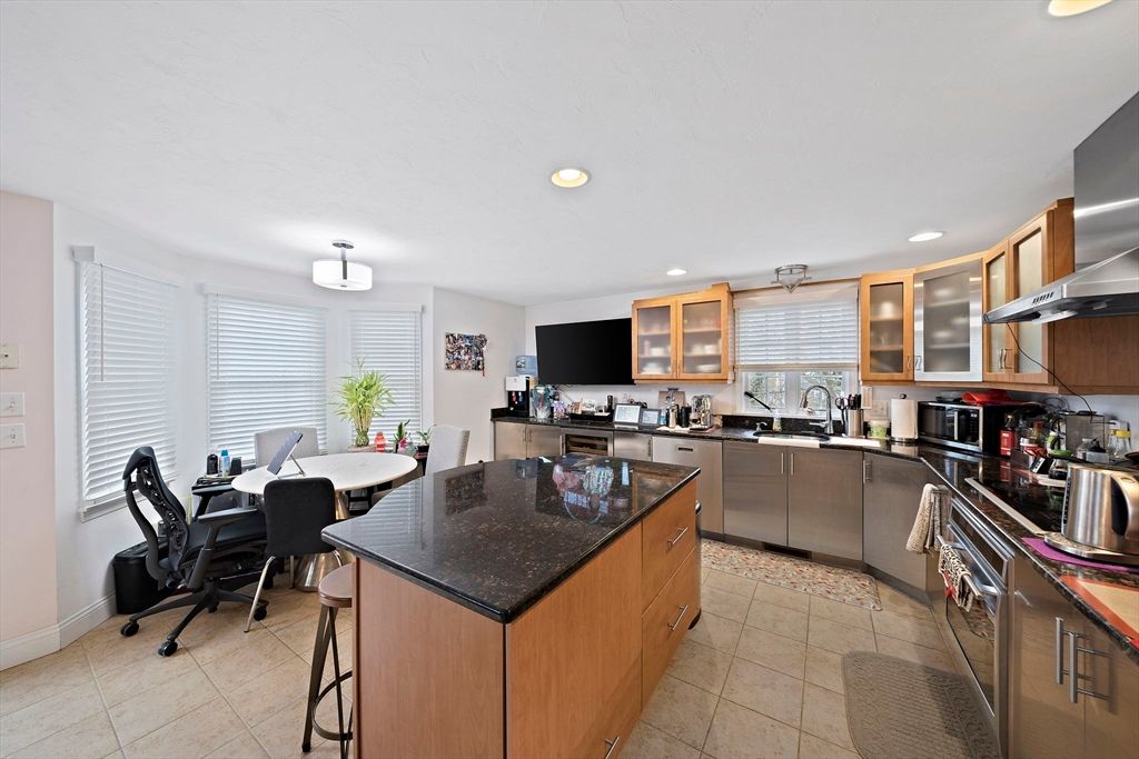 Dining room, Interior, Kitchen, Recessed Lighting, Stainless Steel Appliances