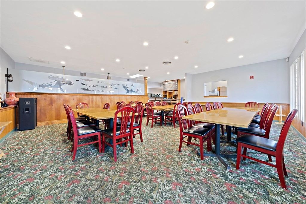 Dining room, Interior, Recessed Lighting