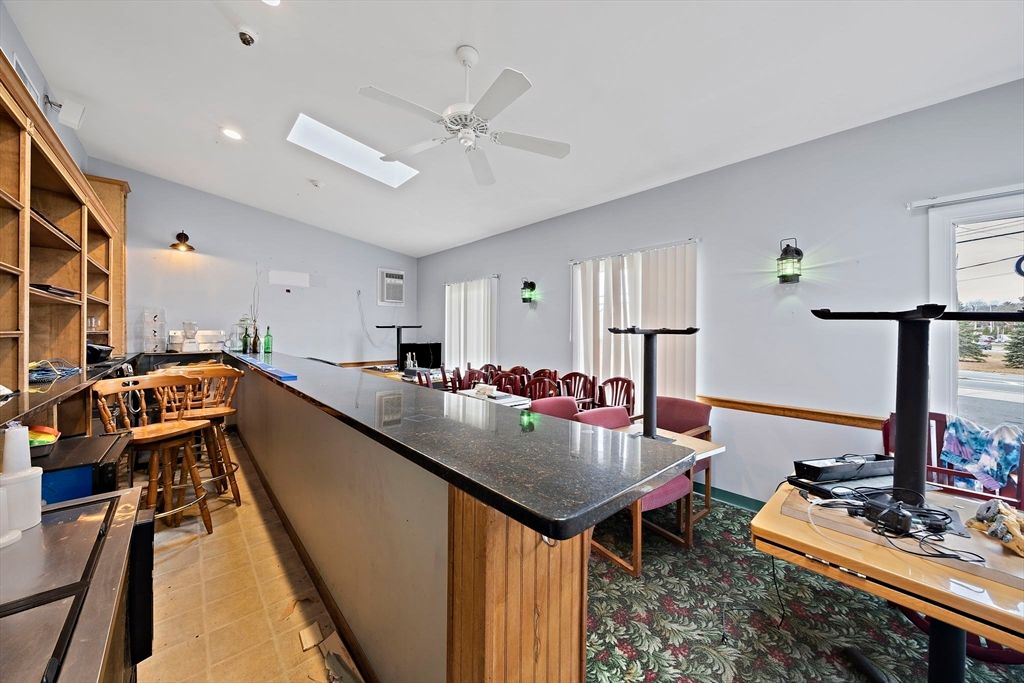 Dining room, Interior, Recessed Lighting