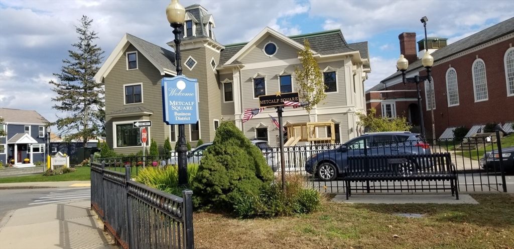 Exterior, Facade, Queen Anne Victorian
