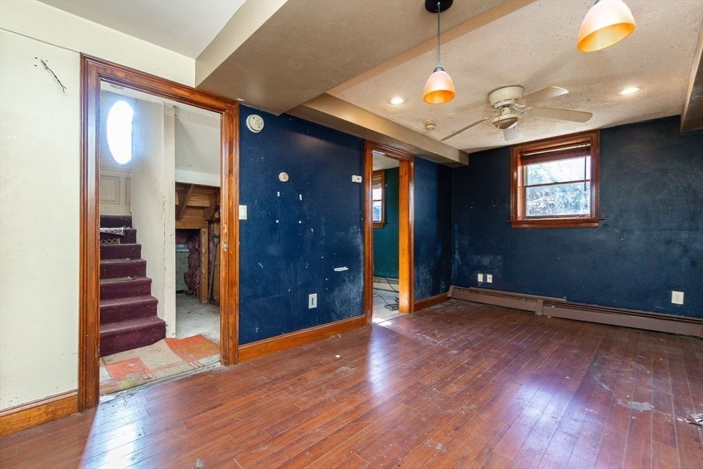 Empty room, Interior, Pendant Lights, Recessed Lighting, Wood Texture Flooring