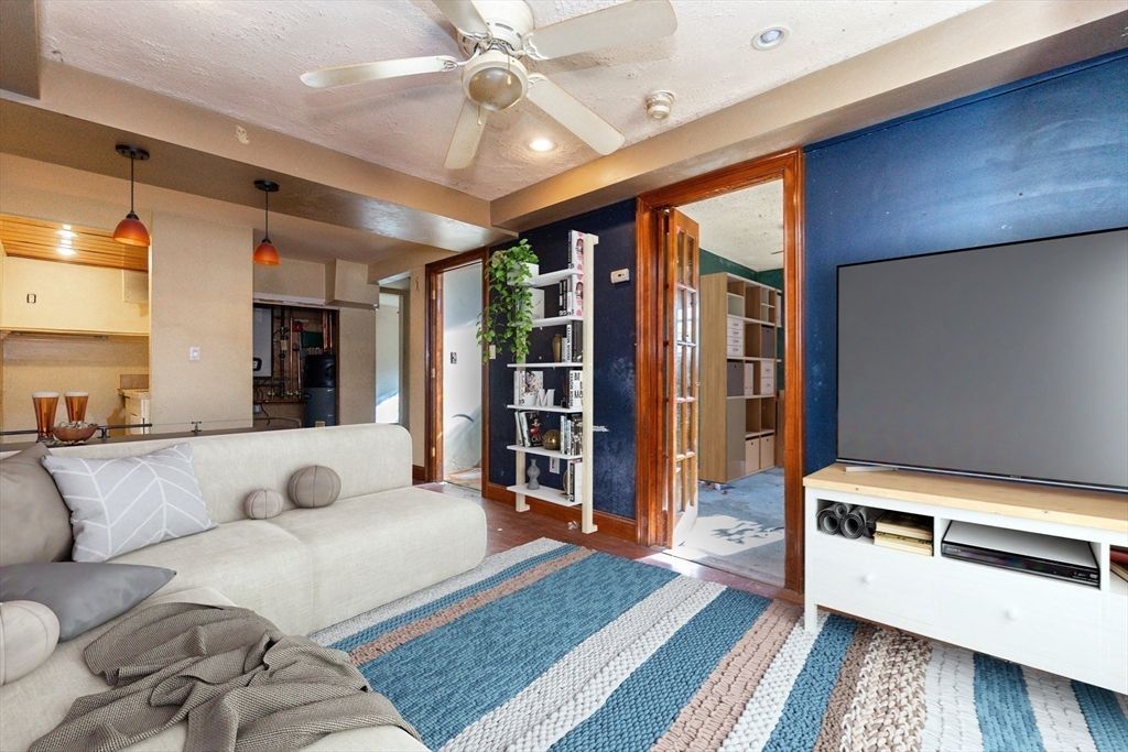 Interior, Living room, Pendant Lights, Recessed Lighting
