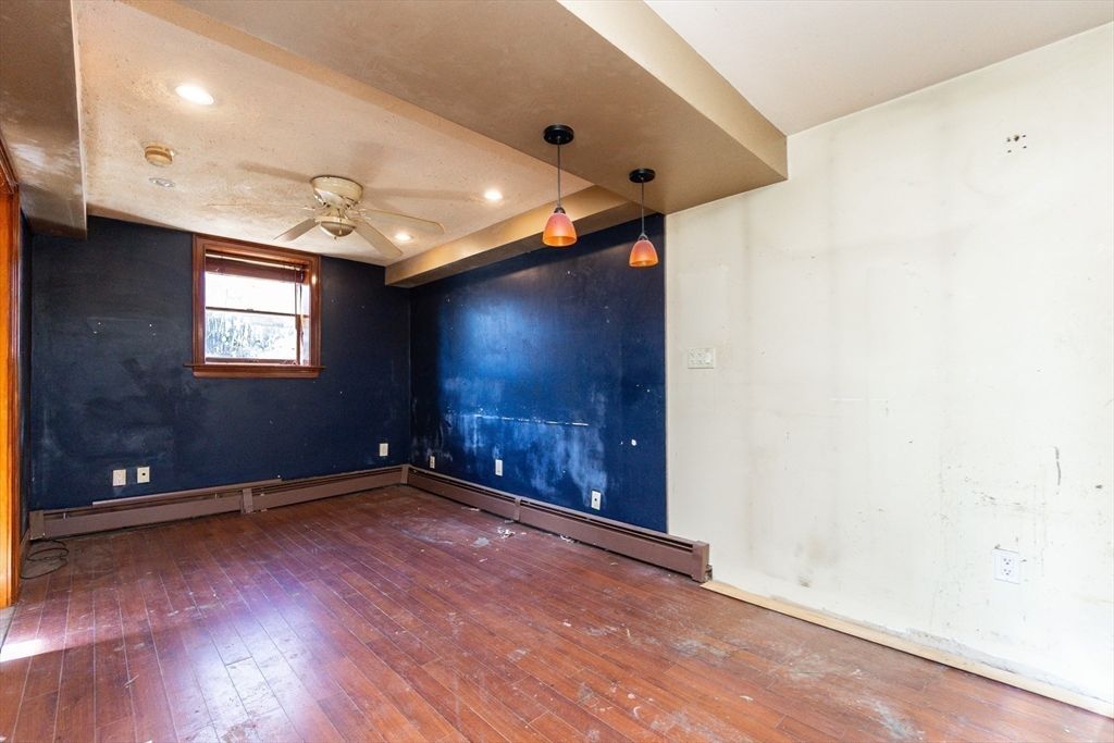Empty room, Interior, Pendant Lights, Recessed Lighting, Wood Texture Flooring