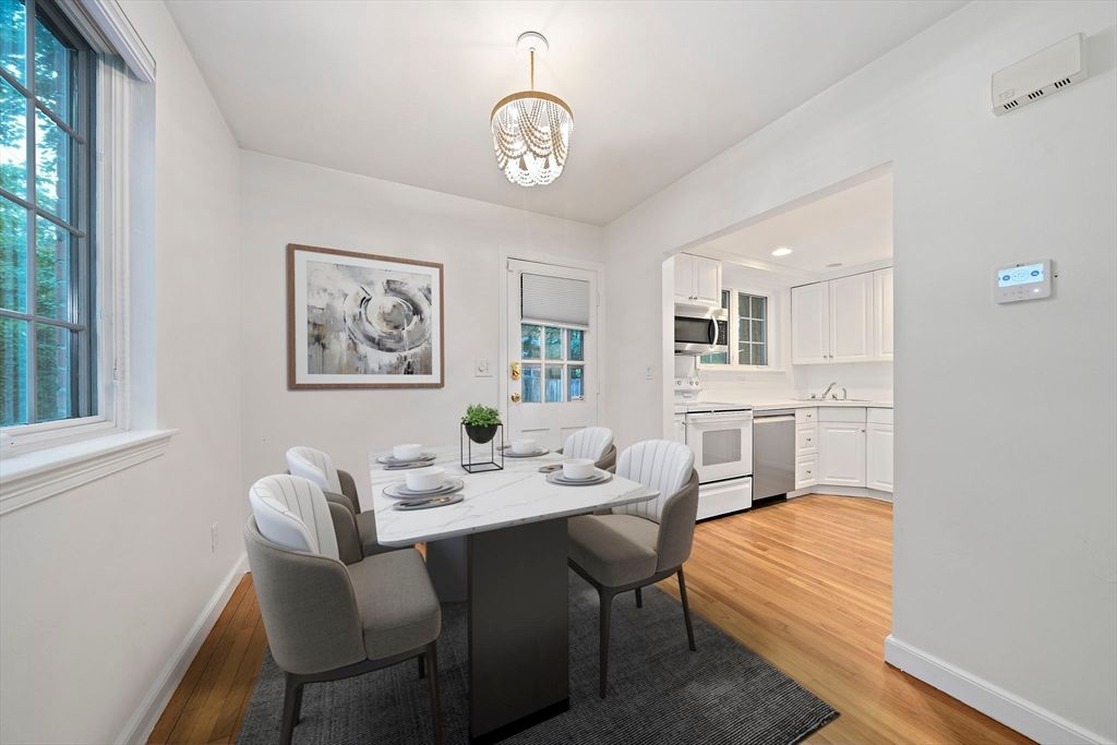 Chandelier, Dining room, Interior, Kitchen, Recessed Lighting, Wood Texture Flooring