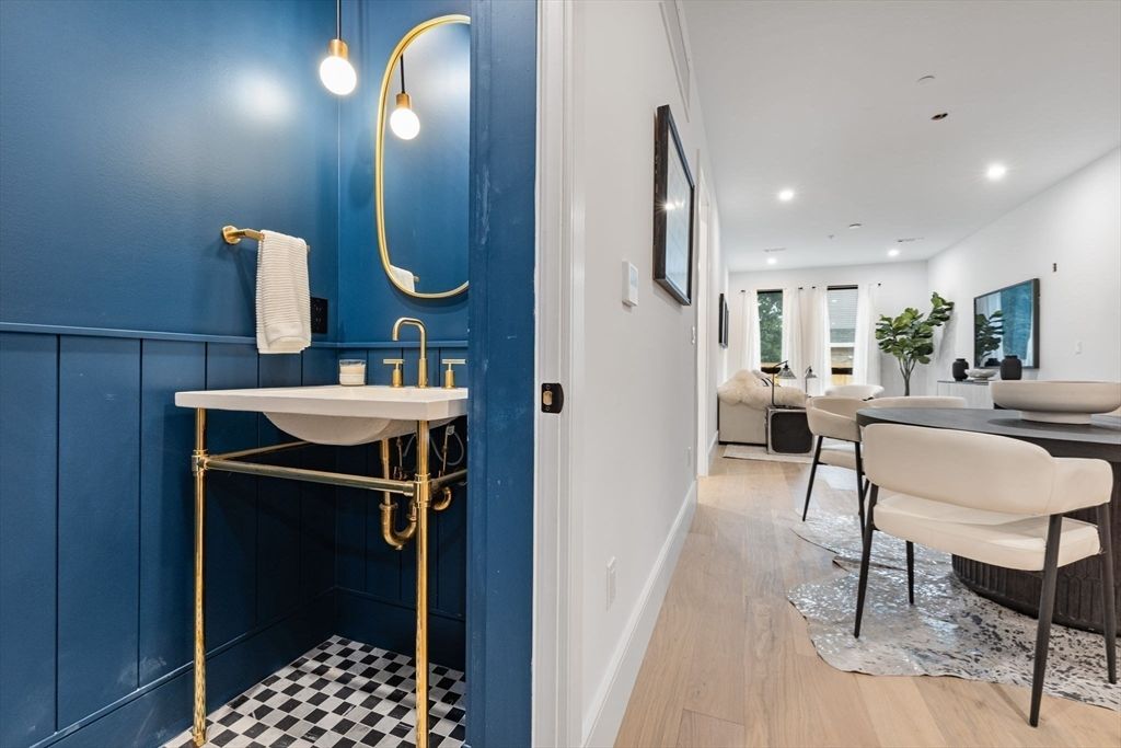 Bathroom, Dining room, Interior, Pendant Lights, Recessed Lighting, Wood Texture Flooring