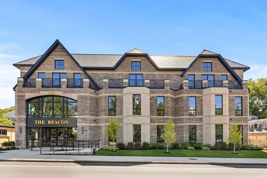 Exterior, Facade, French Provincial